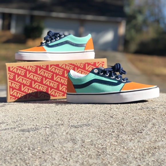 Custom Vans - Picture 4 of 4